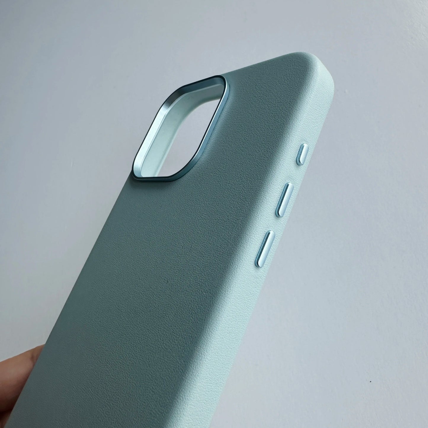 New Arrival PU Leather Case Full Cover Wrapped Vegan Leather Case with Metal Camera Frame for Iphone 16 Pro PU Magnetic Case