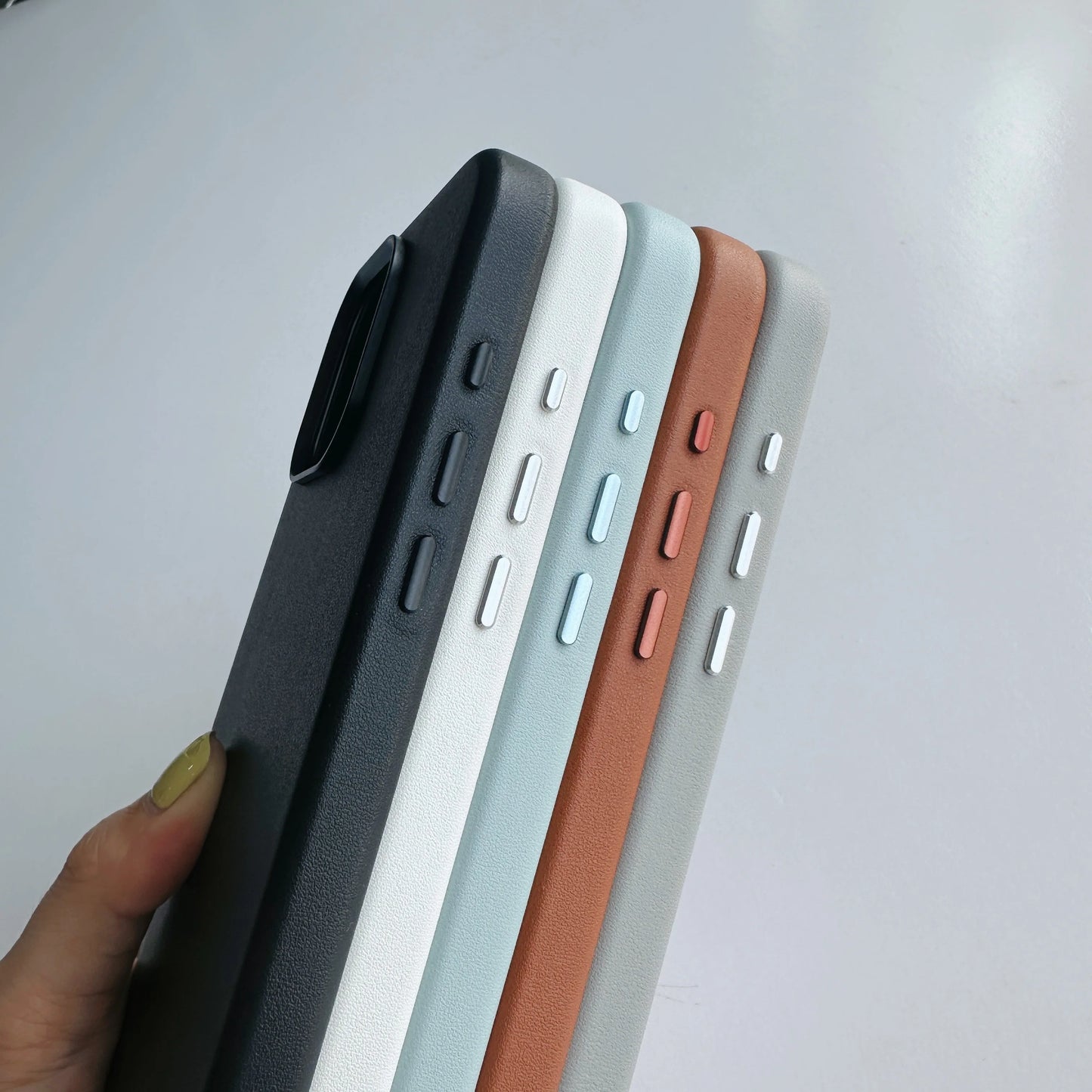 New Arrival PU Leather Case Full Cover Wrapped Vegan Leather Case with Metal Camera Frame for Iphone 16 Pro PU Magnetic Case